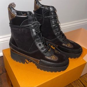 LAUREATE PLATFORM DESERT BOOT